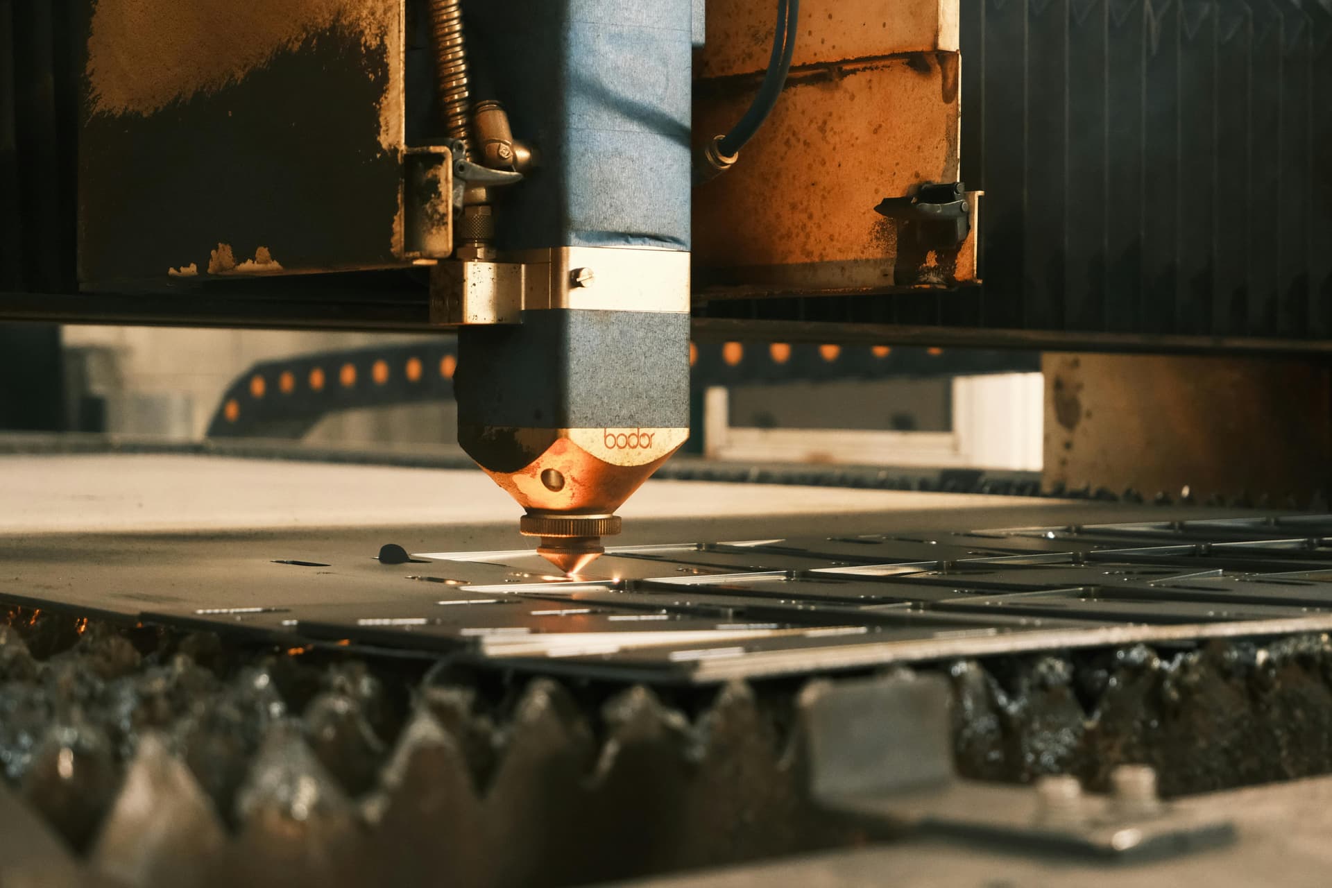 Is a Used Fiber Laser Cutter a Smart Investment?
