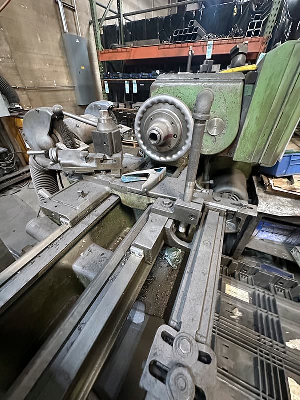 CINCINATTI 12-1/2 x 42 Engine Lathe