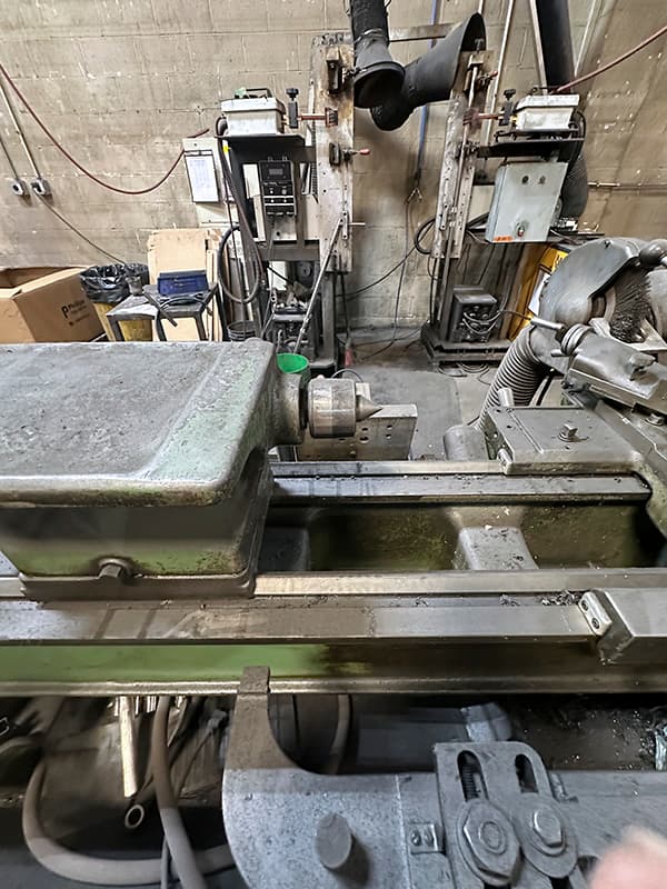 CINCINATTI 12-1/2 x 42 Engine Lathe