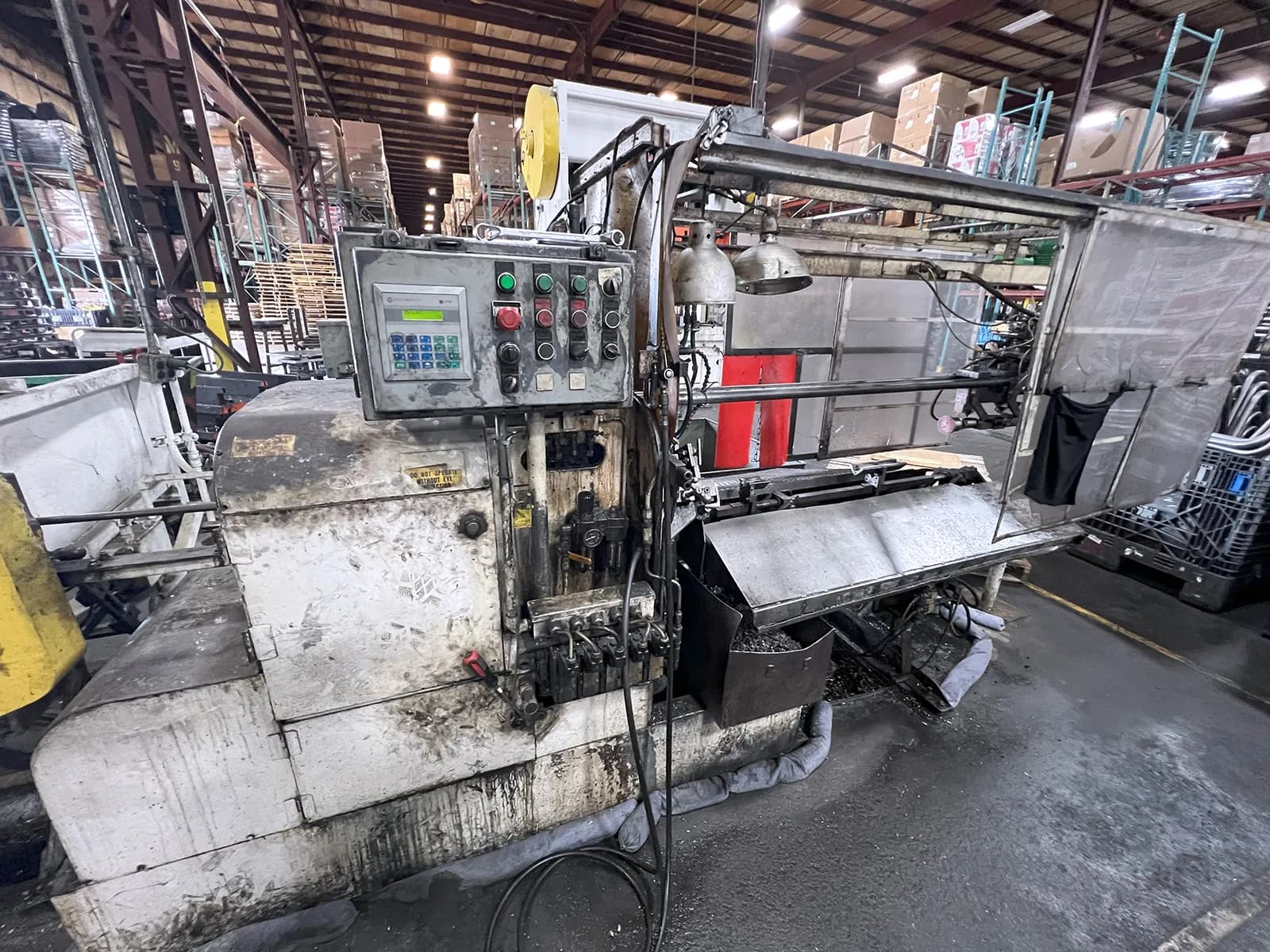 Modern Cut off machine_3704681