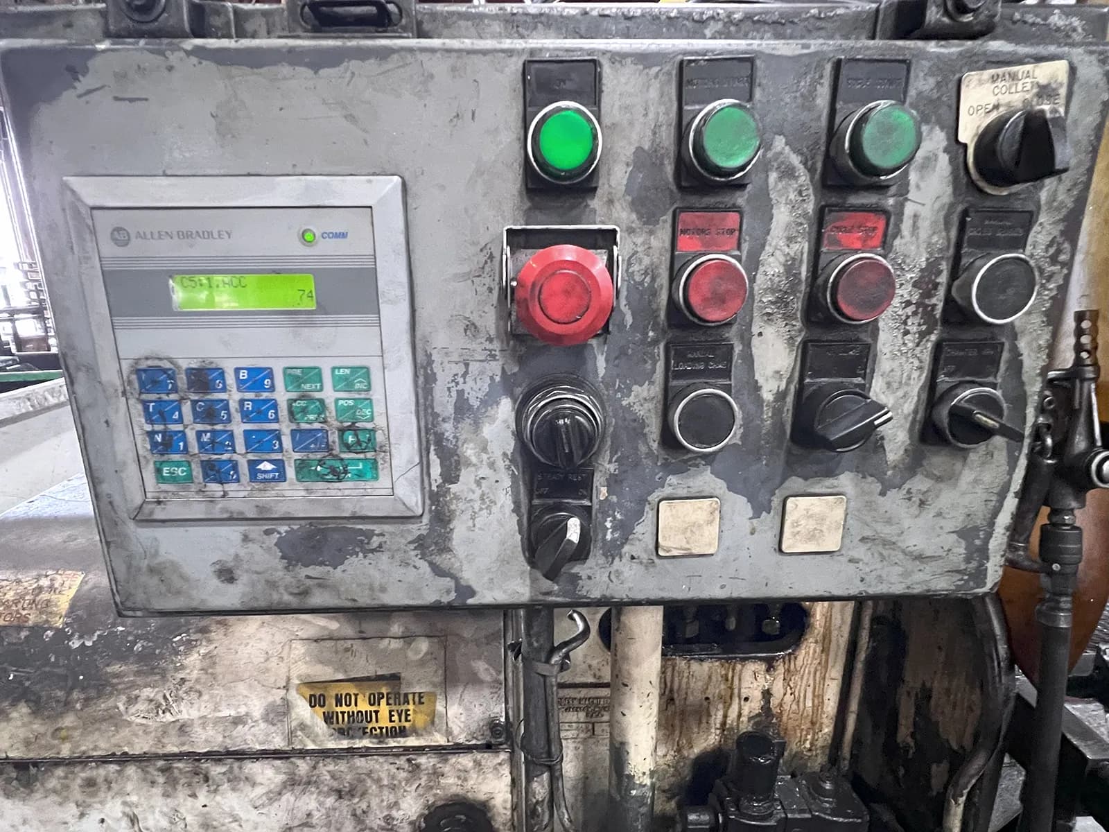 Modern Cut off machine_3704681
