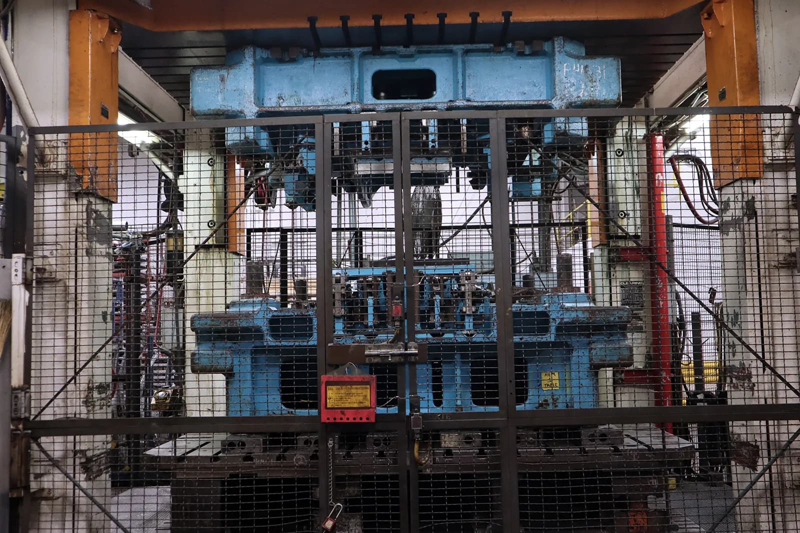Clearing H-400-96-108 Hydraulic Press
