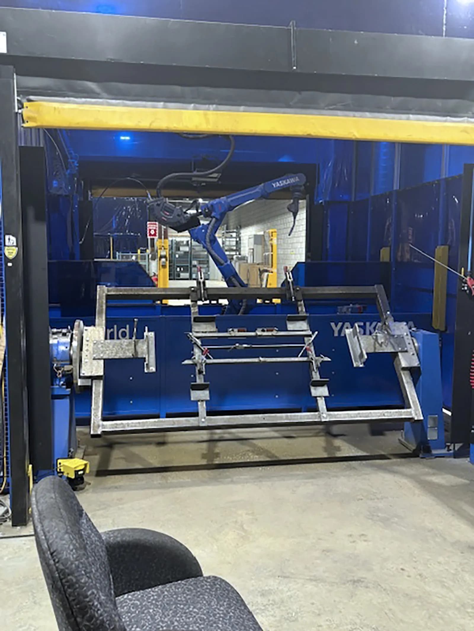 Yaskawa Robot Weld Cell_3726158