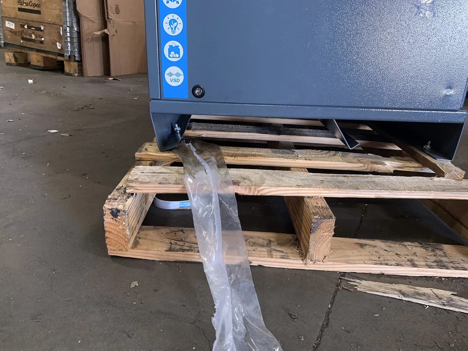 Atlast Copco GA18VSD Compressor w Dryer_3727338