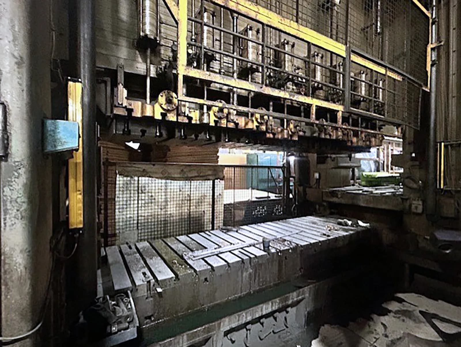 AIDA FT2‑80 880 Ton Straight Side Stamping Press_3734388