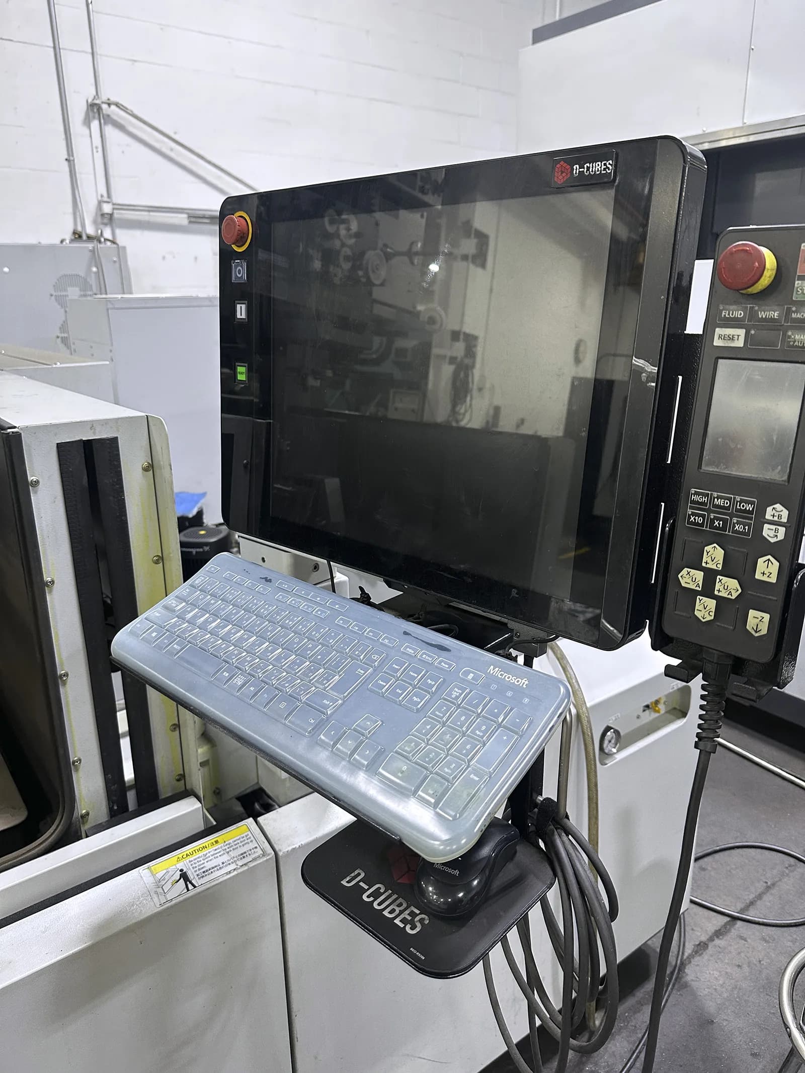 Mitsubishi MV2400-S_3742055
