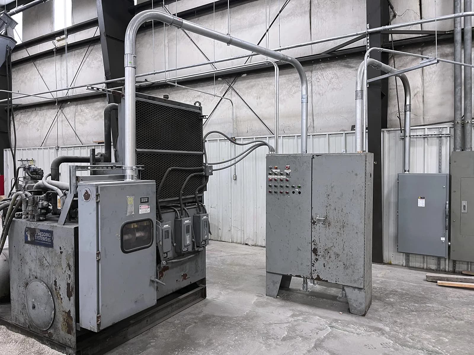 SSI 3000-H dual shaft shredder with hydraulic ram _3745831