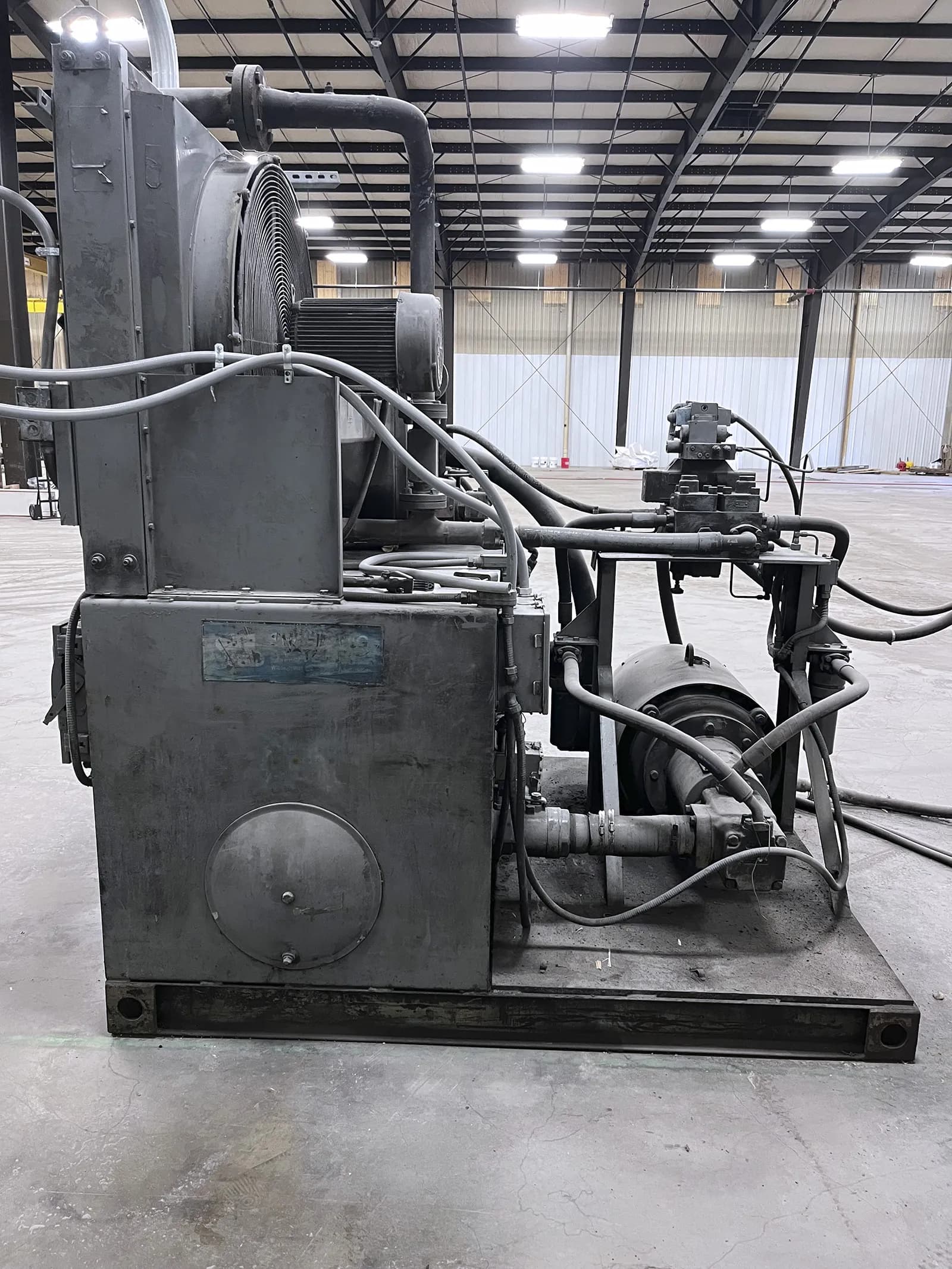 SSI 3000-H dual shaft shredder with hydraulic ram _3745831