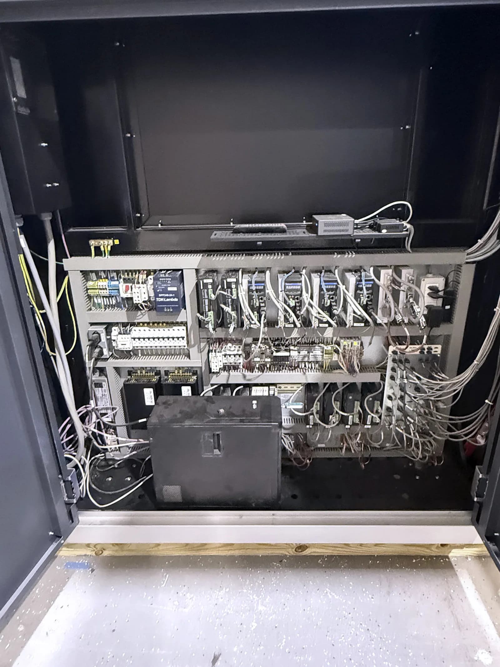 Massivit 5000 3D Printer_3767673