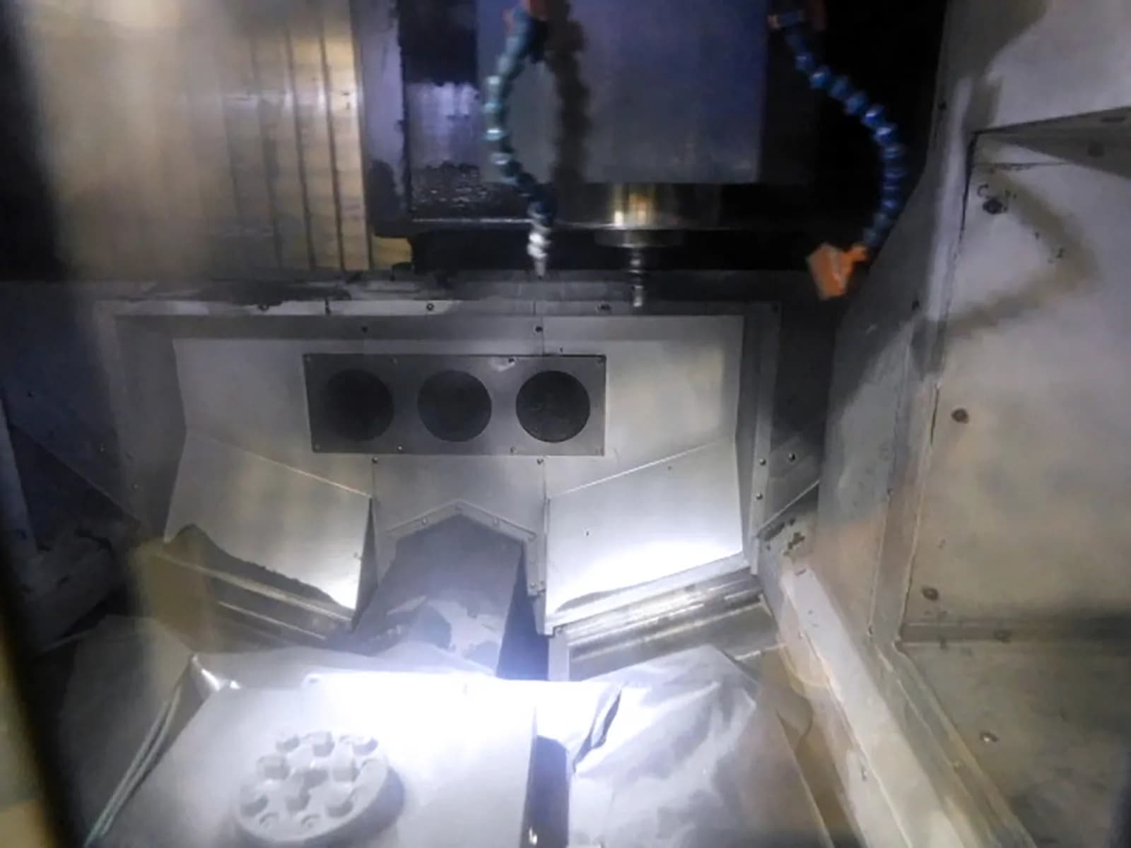 Makino E33 Hard Milling VMC_3786310