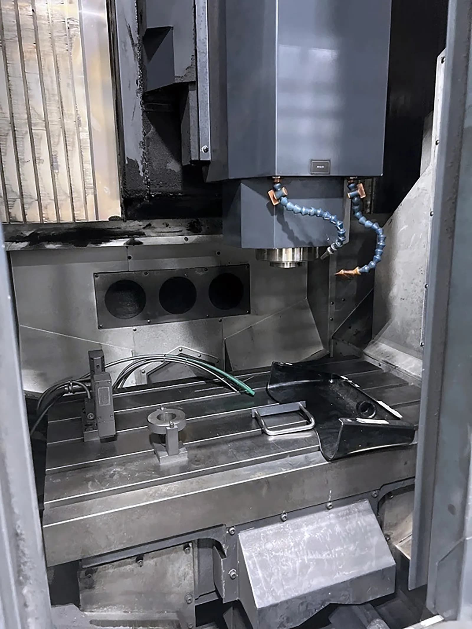 Makino E33 Hard Milling VMC_3786310