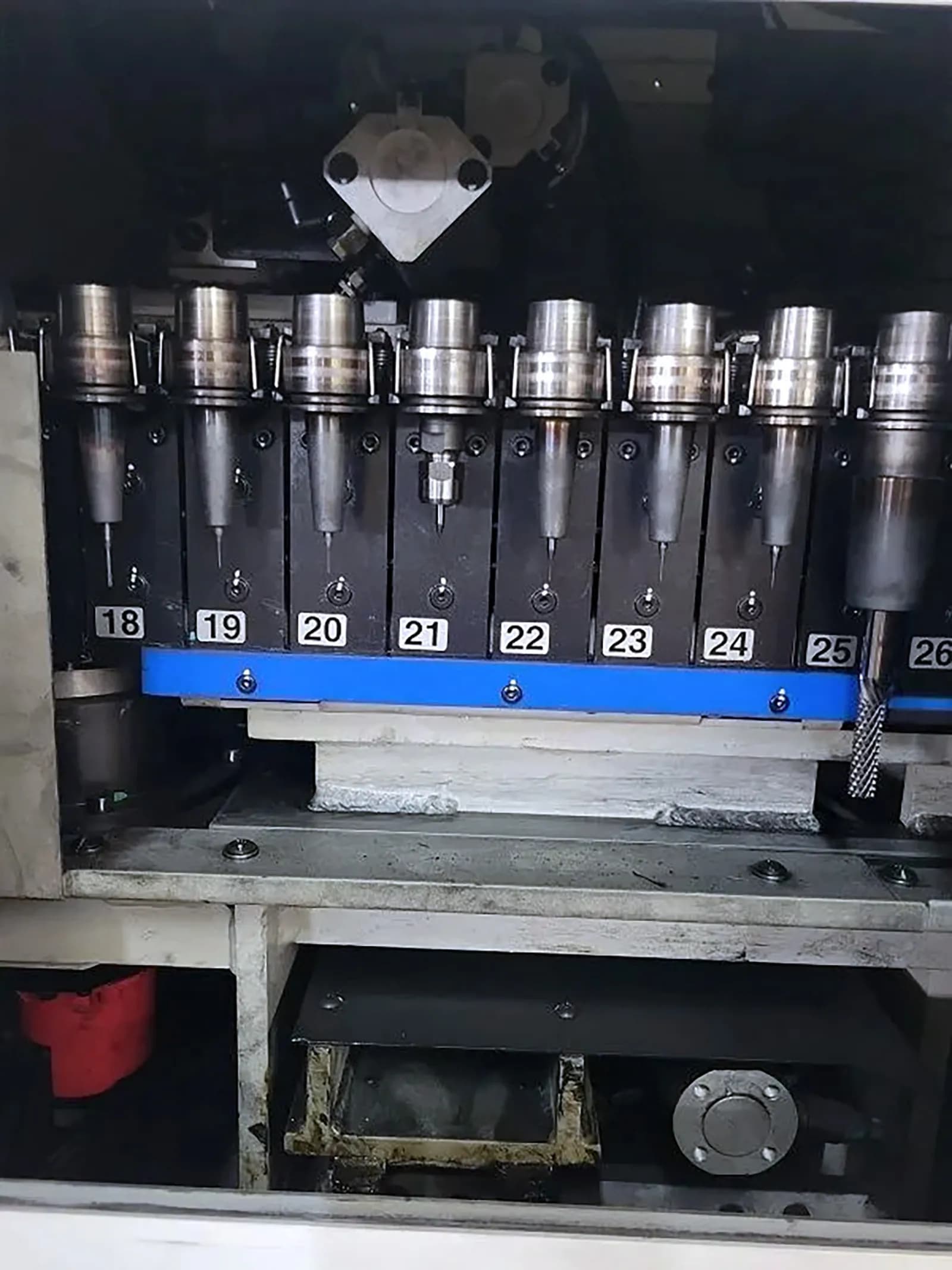 Makino E33 Hard Milling VMC_3786310
