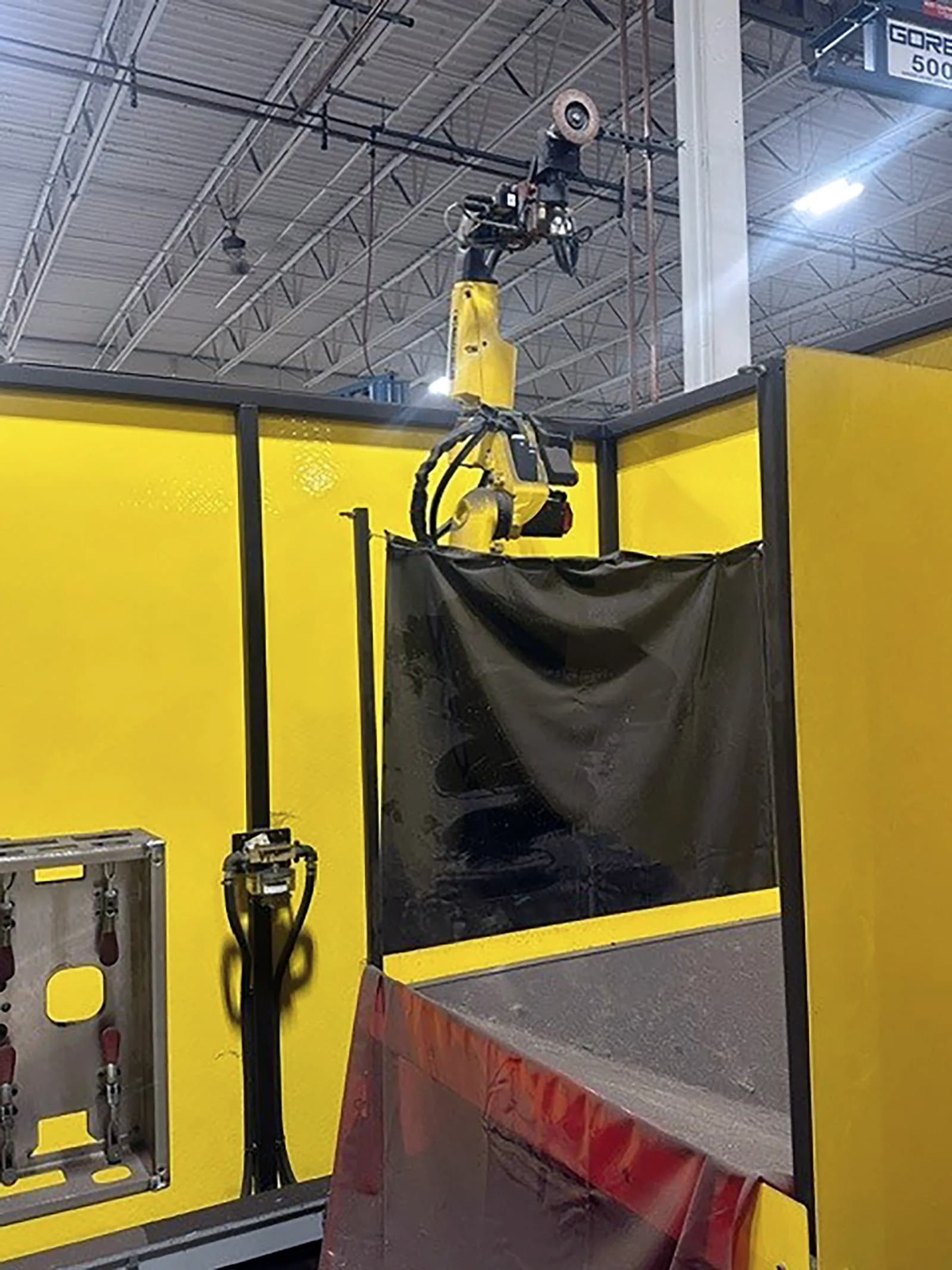 Fanuc Dual Robot Grinding Cell_3786400