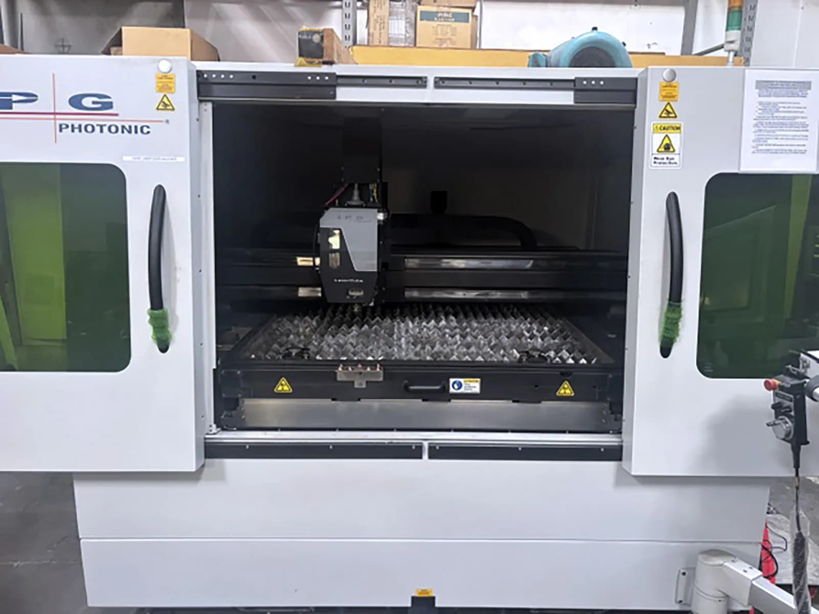 IPG 4kW Fiber Photonics LaserCube_3794208