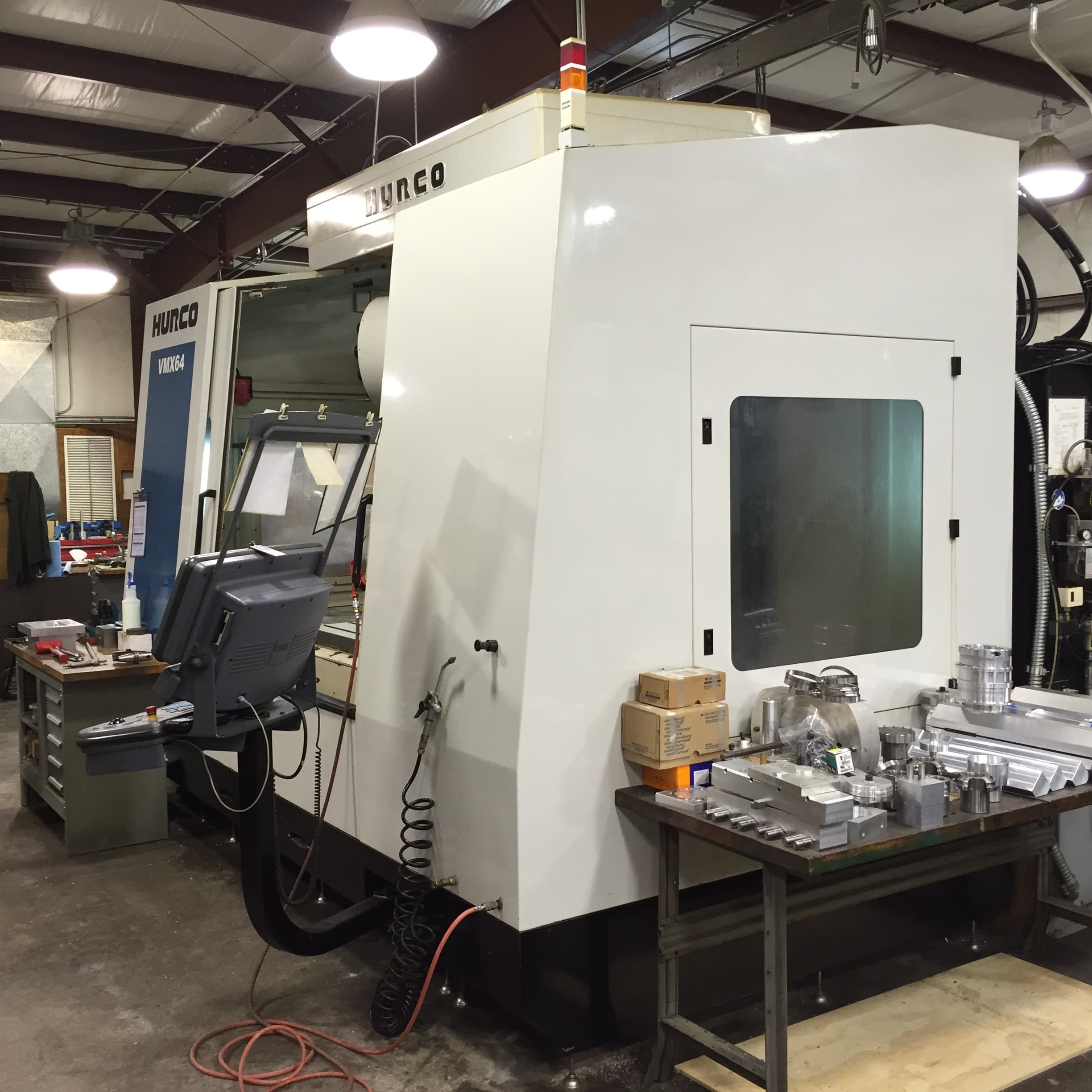 Hurco VMX64 2004 1