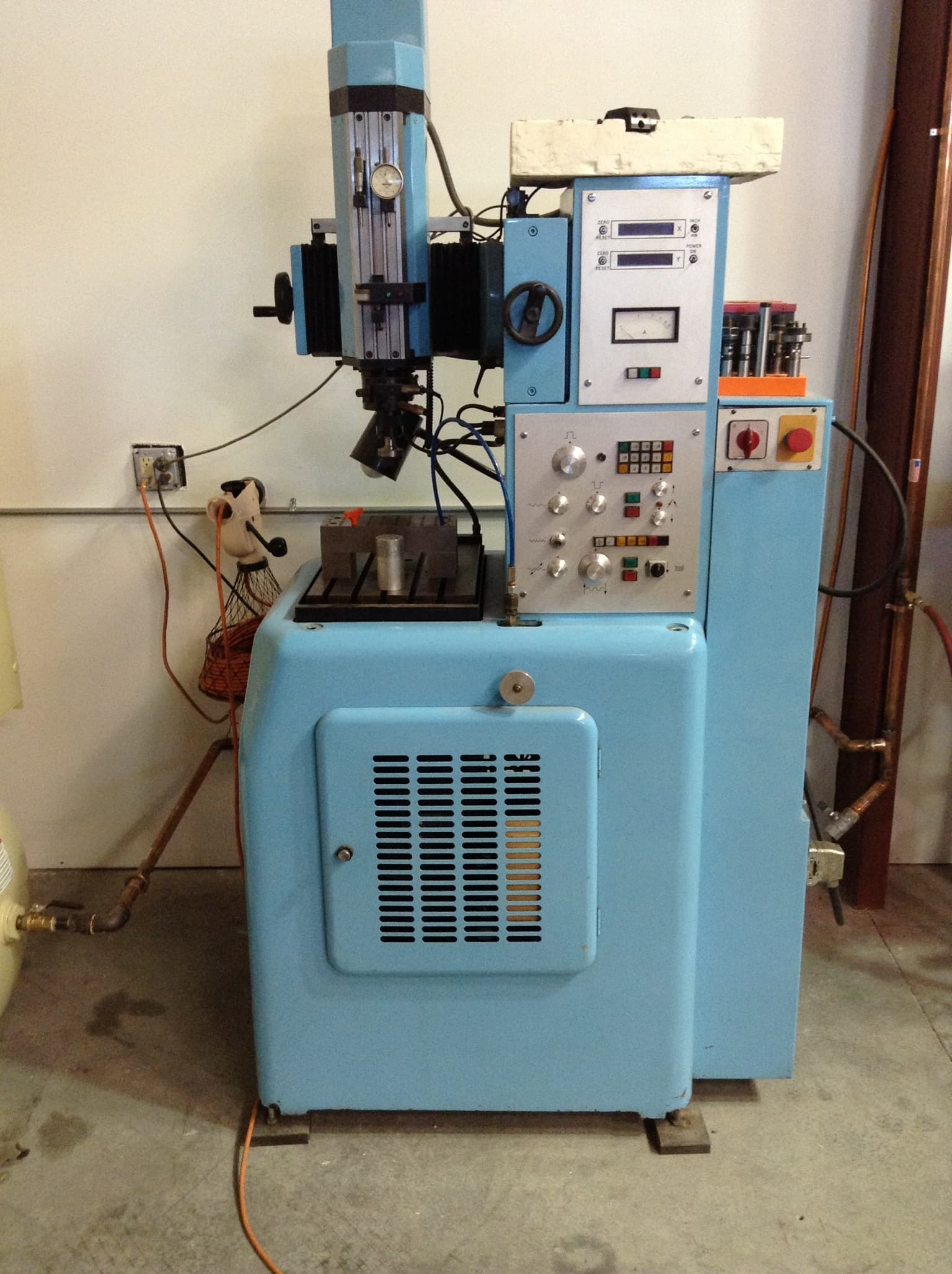 Hurco 425E 1986 1