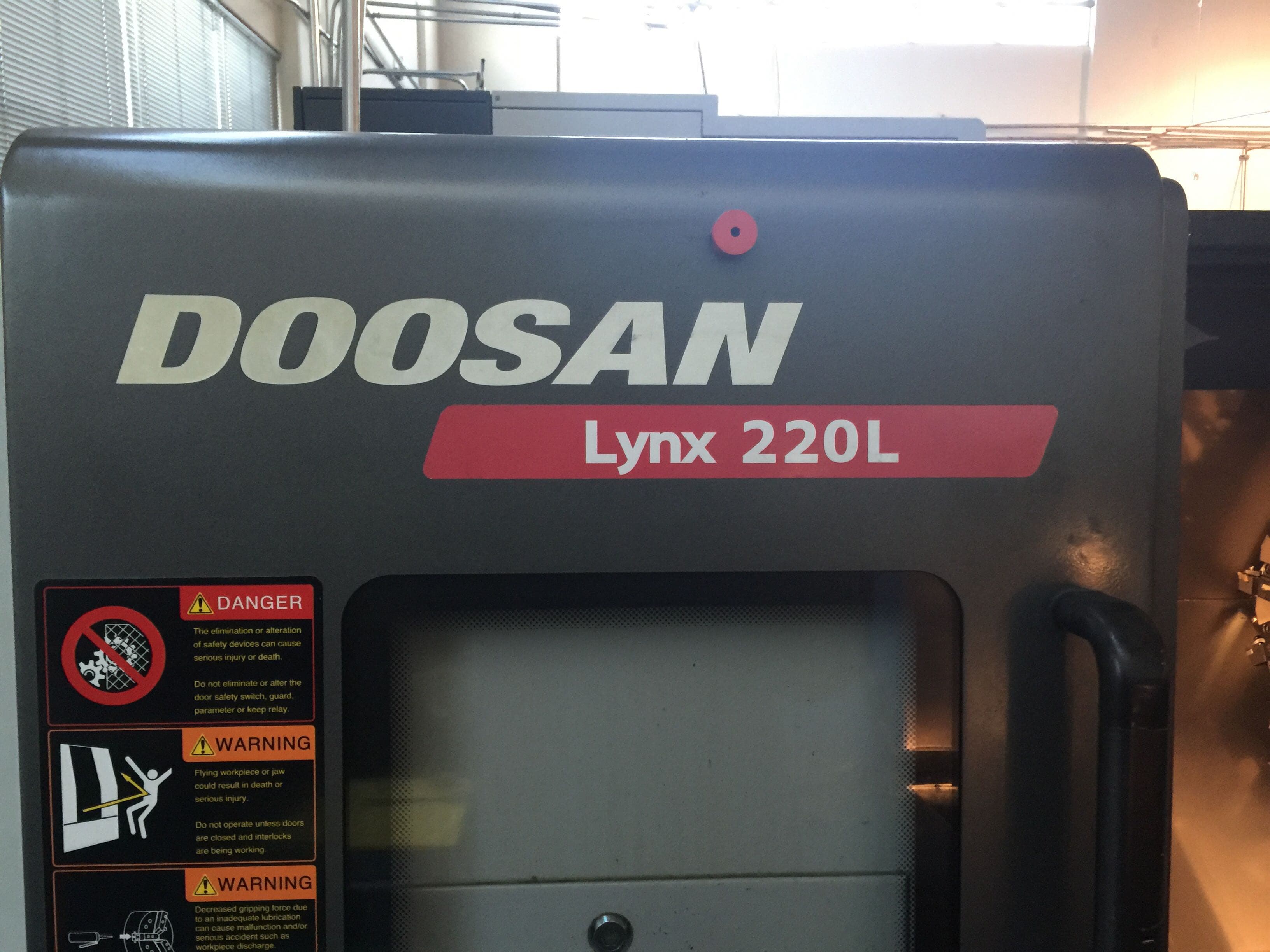 Doosan Lynx 220LC 2012 1