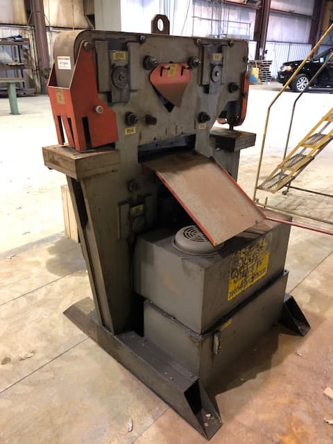 Testing machine u 9999