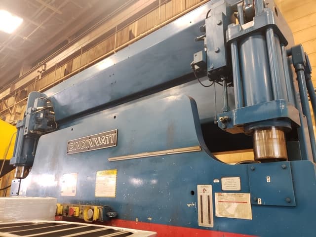 Hydraulic Press Brake Cincinnati 135 FMII 1994 1