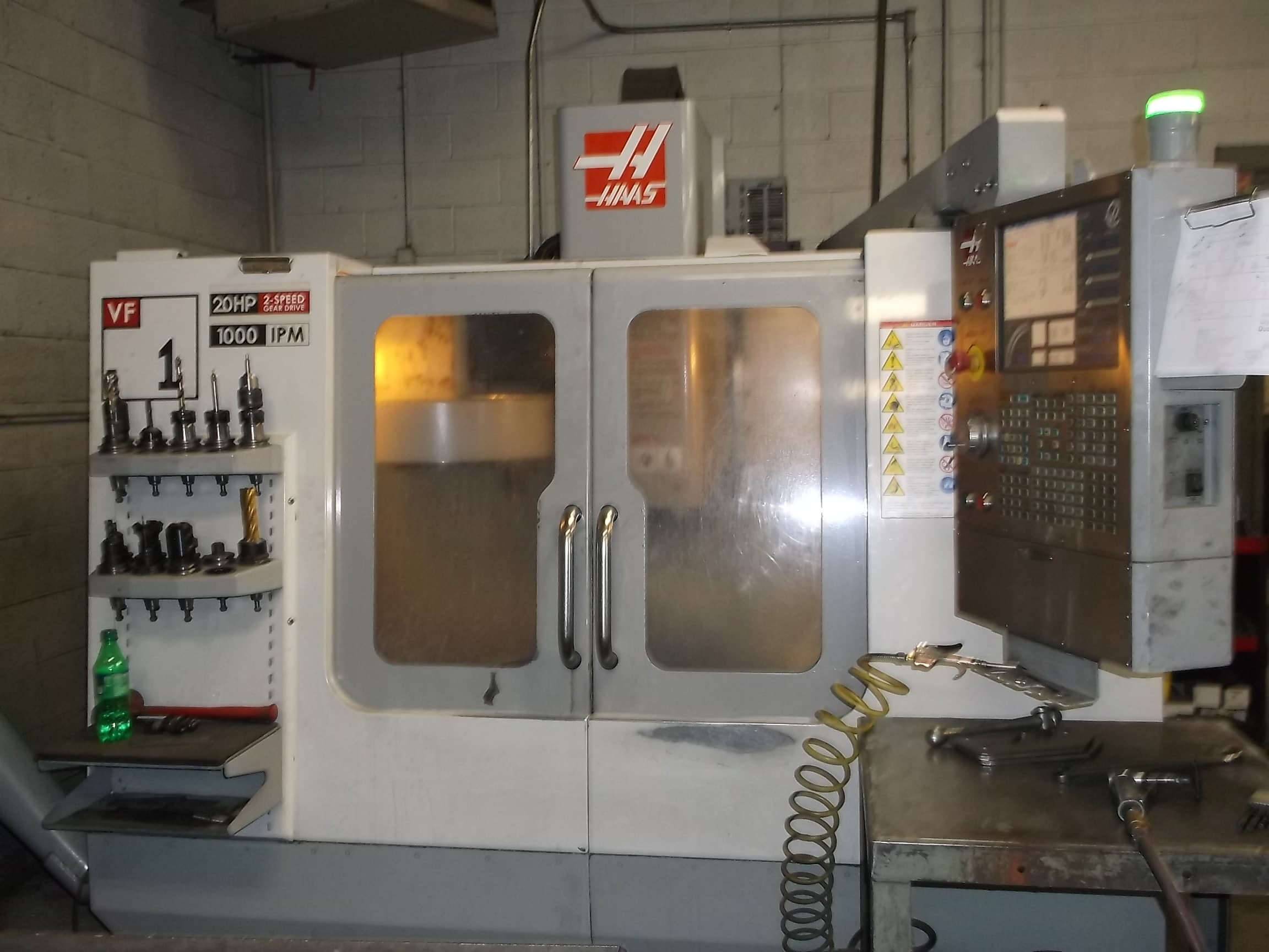 Vertical Machining Center Haas VF-1B 2007 1