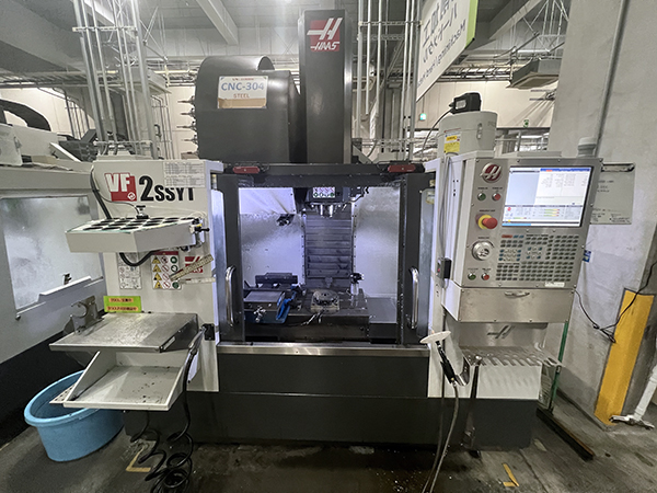 Used Vertical Machining Center Haas VF-2SSYT 2016