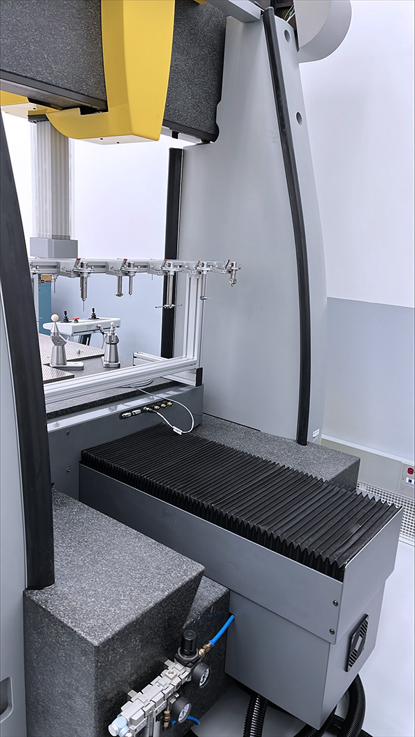 Coordinate Measuring Machine Hexagon PMM-C 700 2014(2020) 3